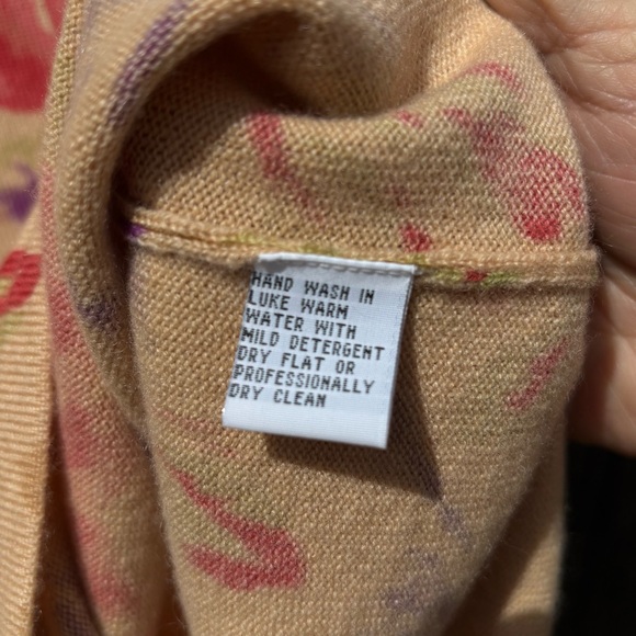 Saks Fifth Avenue Floral Short Sleeve 100% Cashmere Sweater Top Size S - Picture 8 of 9